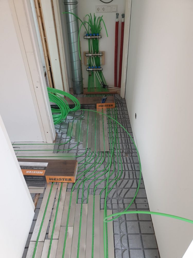 WARP Systems tweeondereenkap SpeeTile10 met SpeeTop vulmassa