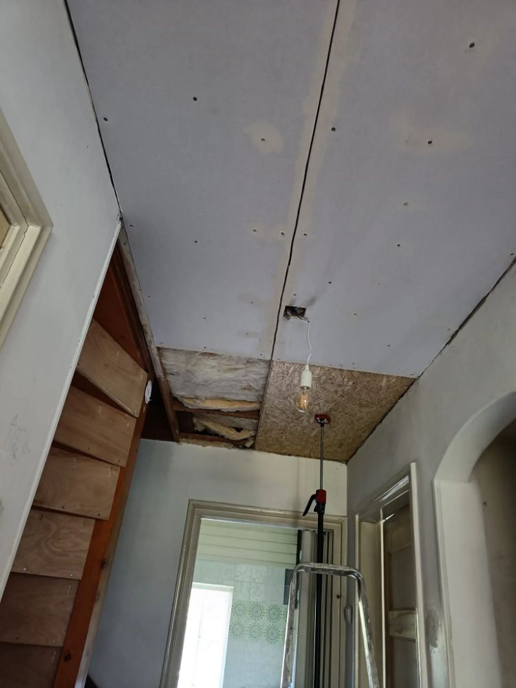 WARP Systems tussenwoning SpeeTile plafondverwarming voor installatie