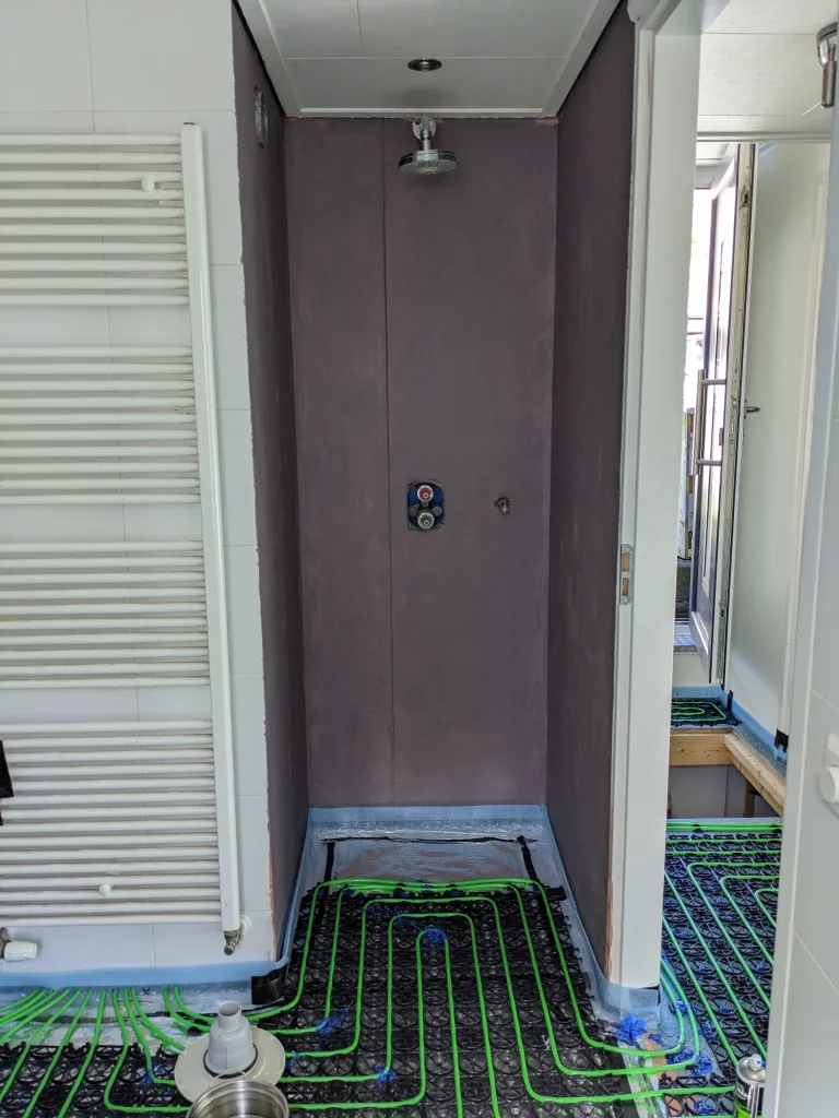 WARP Systems badkamer met SpeeTile10