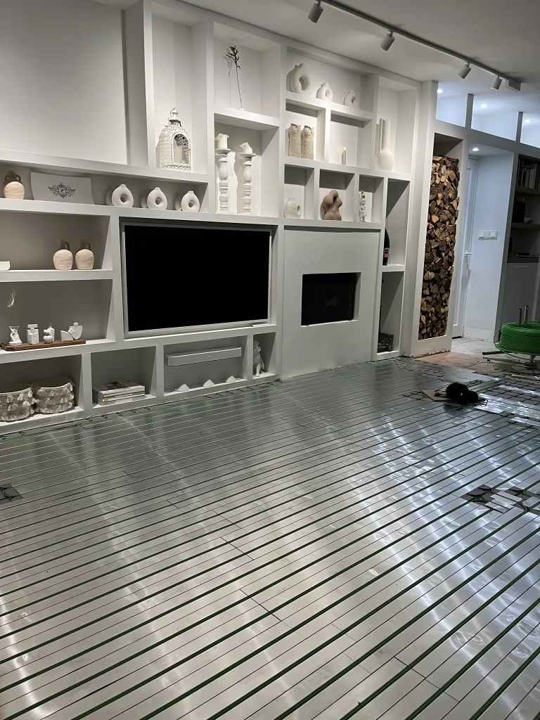 WARP Systems woonkamer vrijstaande woning tijdens installatie SpeeTherm