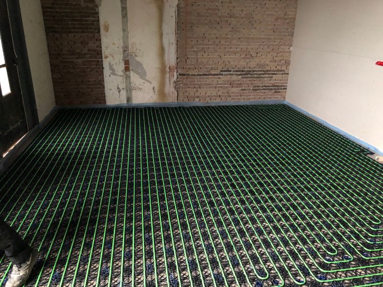 Vloerverwarming op betonnen vloer