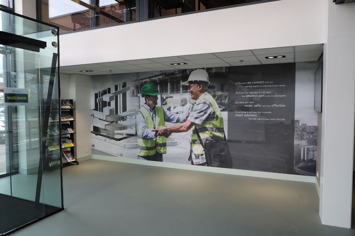 Vloerverwarming en wandverwarming in kantoor