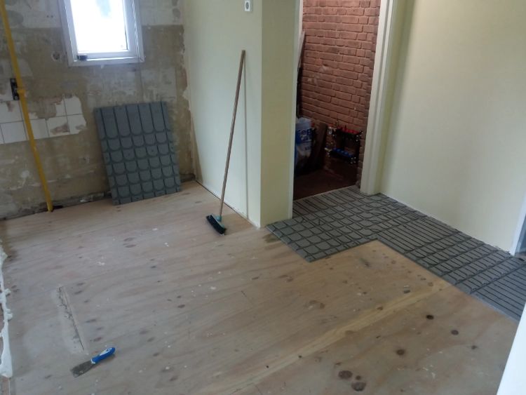 WARP Systems vrijstaande woning SpeeTherm Systeem op houten vloer